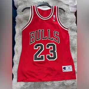 Vintage 90’s Jordan 23 Champion Chicago Bulls Jersey Mens Size Medium